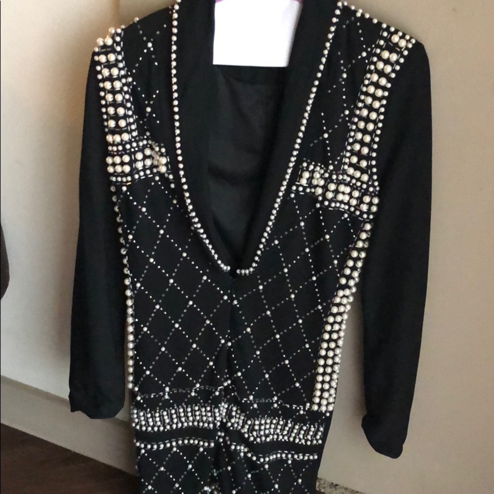 Black long sleeves dress